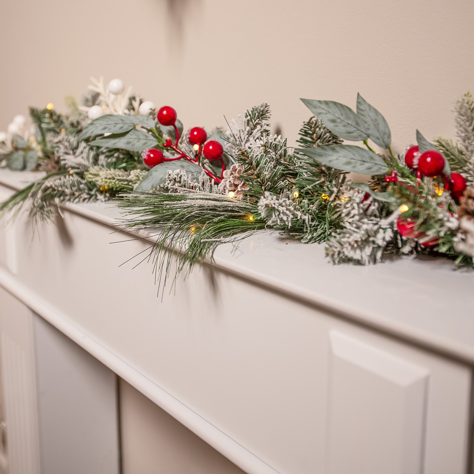 The Christmas Centre Jack Frost 6ft (180cm) Prelit Christmas Garland with Warm White Battery Operated LED Lights